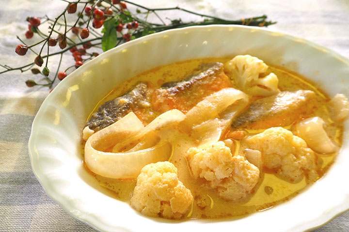 サケとカリフラワーのみそクリーム煮