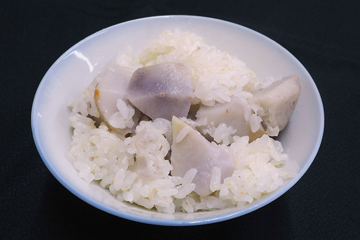 里芋の炊き込みご飯