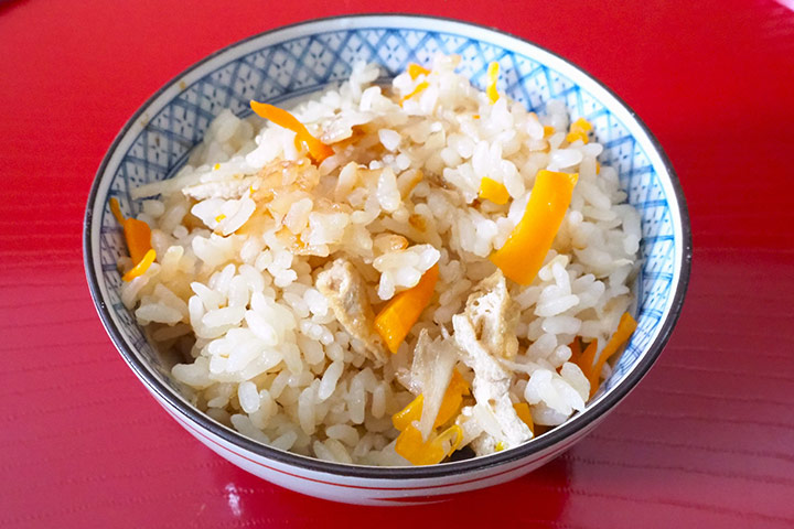油揚げとゴボウの炊き込みご飯